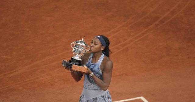Coco Gauff defeats top-ranked Aryna Sabalenka in 3 sets to win her first French Open title