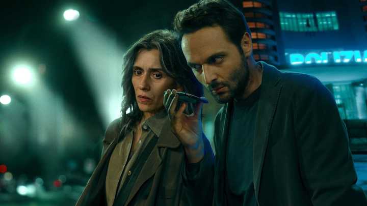 Netflix fans obsessed with gripping new 6-part crime thriller storming the charts