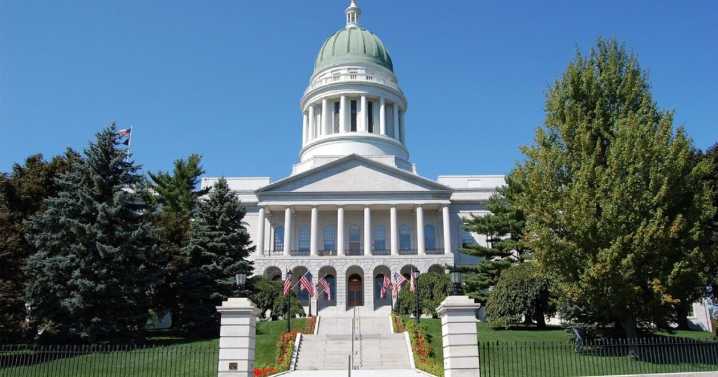 Lawmakers advance bill to tweak Maine's paid family and medical leave law