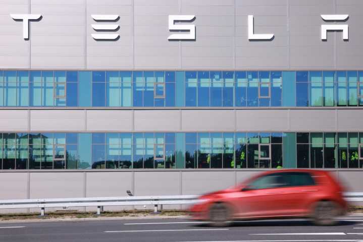 Trump planea vender el Tesla que compró a Musk, según la Casa Blanca