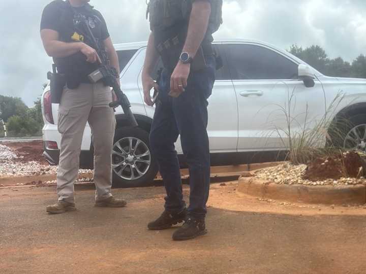 ICE detains immigrants at DR Horton home construction sites