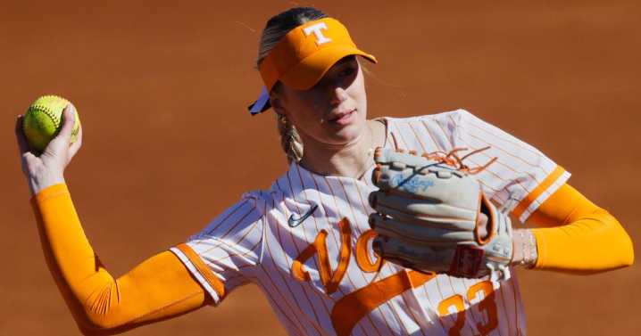 Tennessee overcomes controversial call, defeats UCLA to reach Women's CWS semifinals