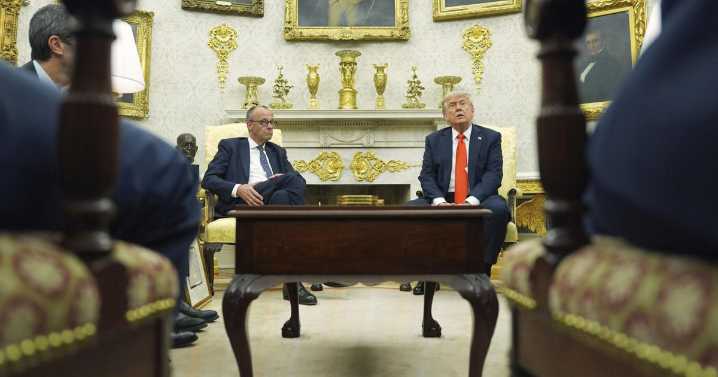 Corte de apelaciones da revés adicional a la AP en su intento de recuperar acceso a eventos de Trump