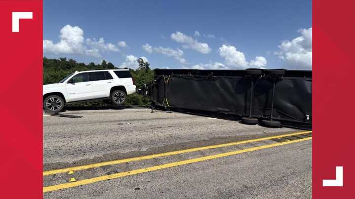 Major crash involving trailer rollover impeding traffic on Toll 49 in Smith County