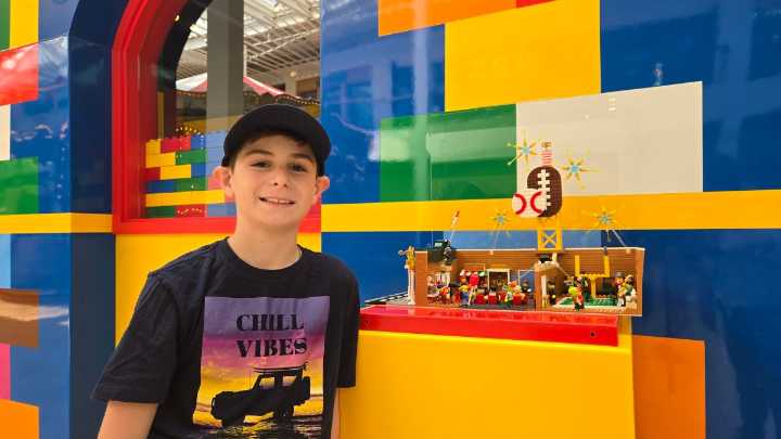 Young sports fan becomes Philly’s LEGO Mini Master Model Builder