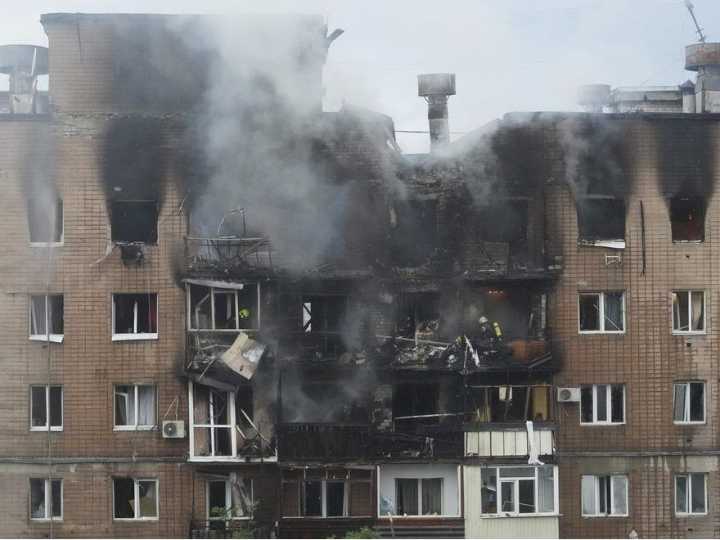 Russian attack on eastern Ukrainian city of Kharkiv kills 3