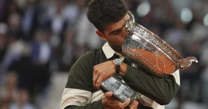 Alcaraz produces another major comeback to win French Open final in five