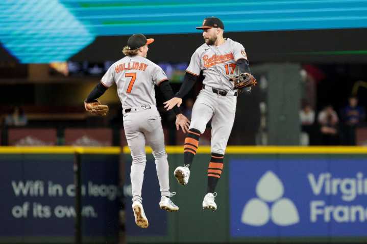 Colton Cowser conecta jonrón tras lesión y Orioles vencen 5-1 a Marineros – Chicago Tribune