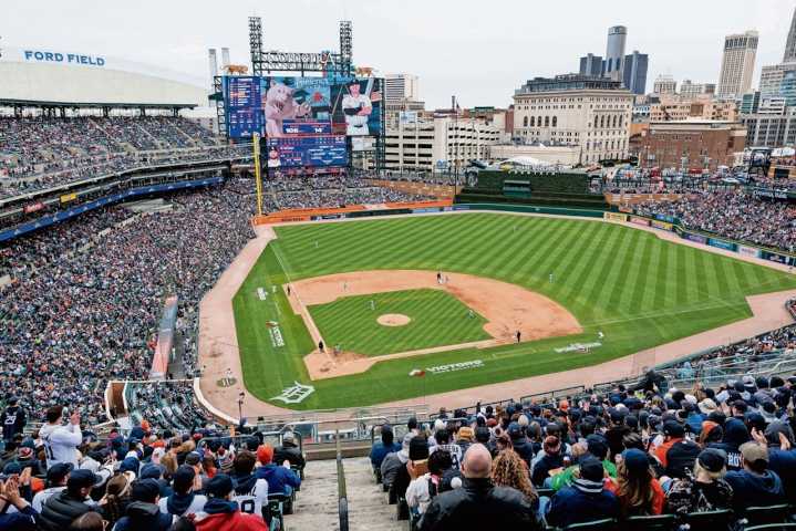 Tigers host surging Cubs in spotlight series at Comerica Park this weekend