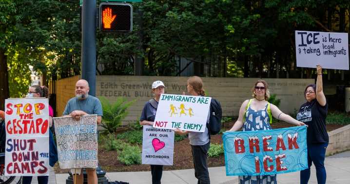 Murmurs: ICE Makes First Portland Courthouse Arrest