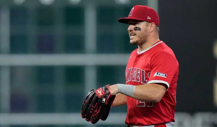 Mike Trout takes a step toward returning to Angels’ outfield