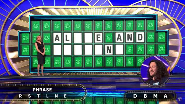 'Wheel of Fortune' Contestant Has Wild Celebration With Dad After $64,000 Win