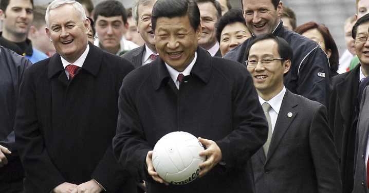 Trump dice tras llamada con Xi que EEUU y China reanudarán conversaciones comerciales