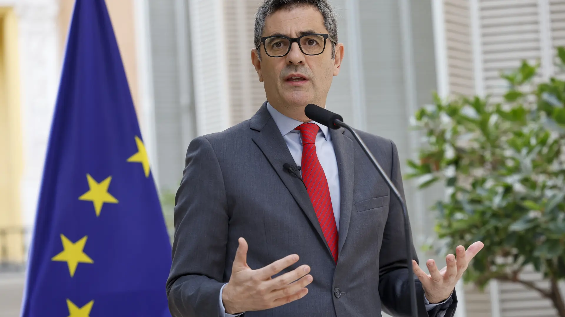 Bolaños libra su propia batalla: amenazas de huelga en la justicia y acusaciones de "bulos" a jueces y fiscales