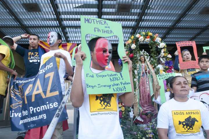 Tribunal de apelaciones se niega a permitir que Florida implemente ley antiinmigrante
