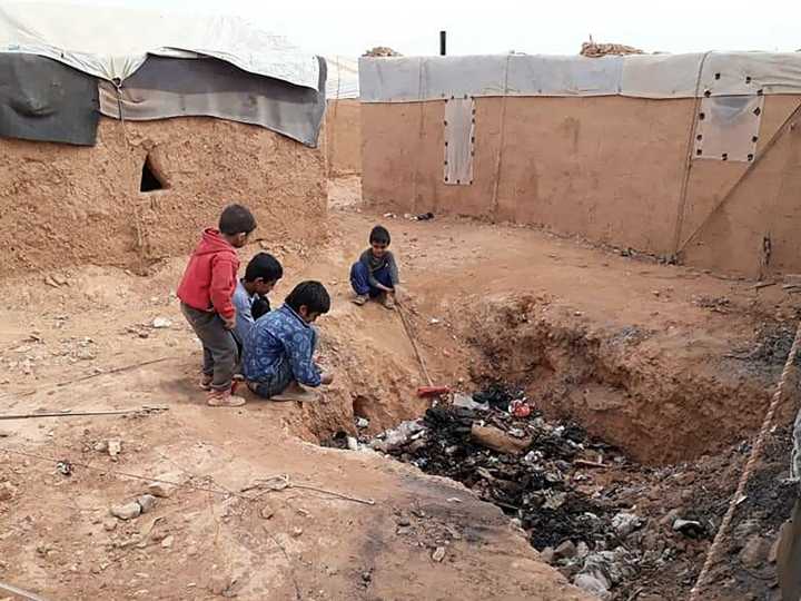 Syria confirms closure of civil war-era desert camp, displaced return home