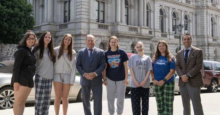 Oakfield-Alabama students discuss mental health, substance abuse with Albany lawmakers