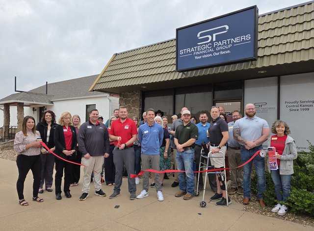Strategic Partners Financial Group cuts ribbon