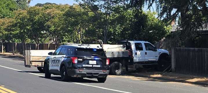 Clayton Police Officers Work Tirelessly To Save Man After Crash On Pine Hollow Rd.