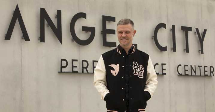 New Angel City coach Alex Straus sees communication as key to building winning culture