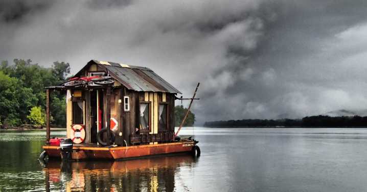 A shantyboat will journey through Louisiana's waterways