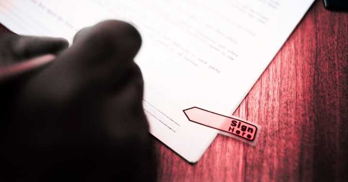 People Are Creating ‘Relationship Contracts’ To Keep Their Partners in Line