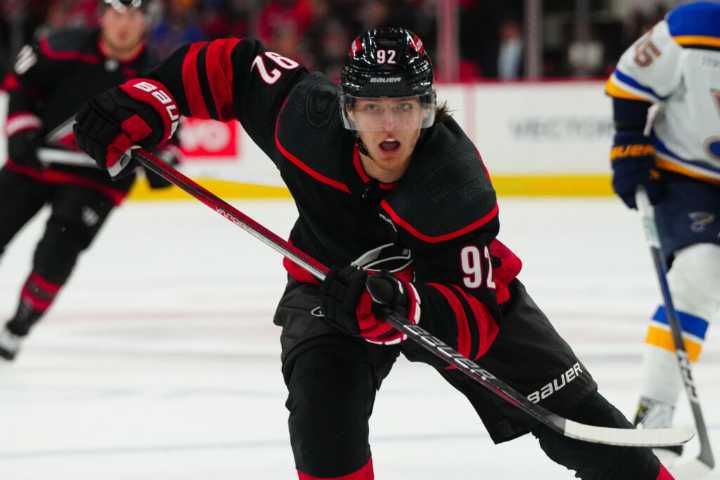 Penguins’ Vasiliy Ponomarev Expected To Sign In KHL