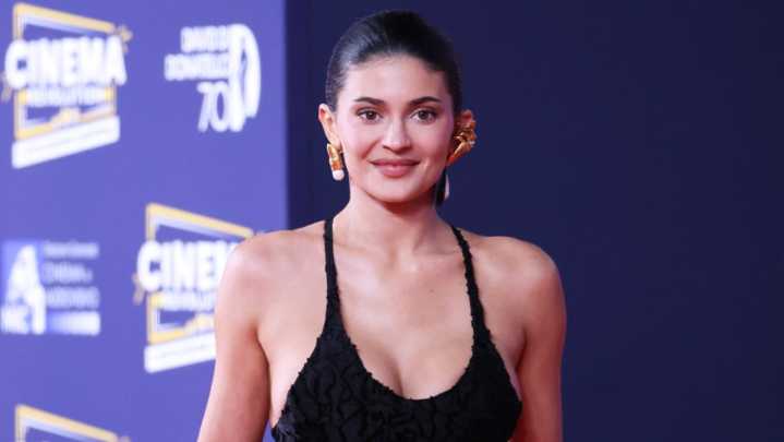 Kylie Jenner's Breast Implants Reveal: Surgeon Explains the Procedure