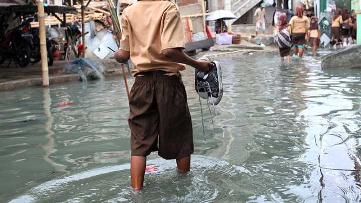 210-Day Flood Health Risks: What Doctors Must Know