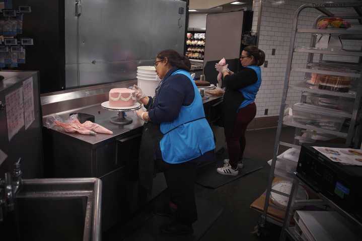 Walmart’s army of bakery decorators take the cake when it comes to hourly store pay