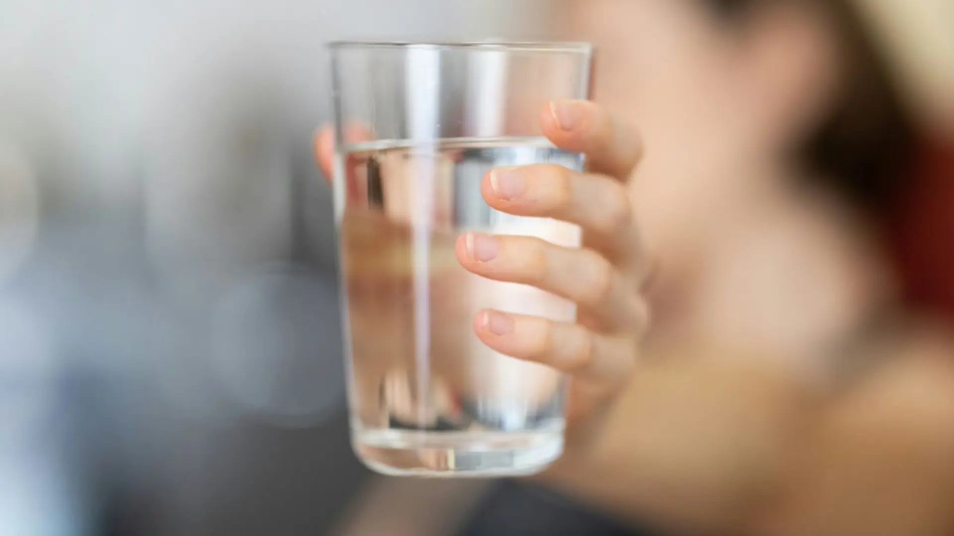 El invento definitivo para el verano: solo con tocar la pantalla del móvil sabrás si necesitas beber agua