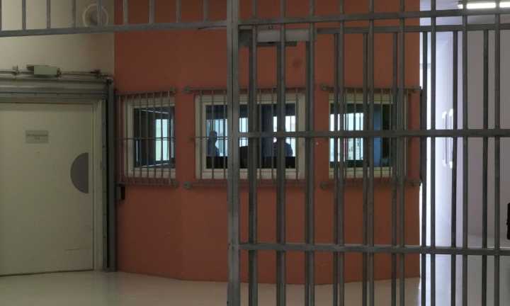 Mujer de Texas sentenciada a 10 años de prisión por secuestrar y extorsionar a migrantes