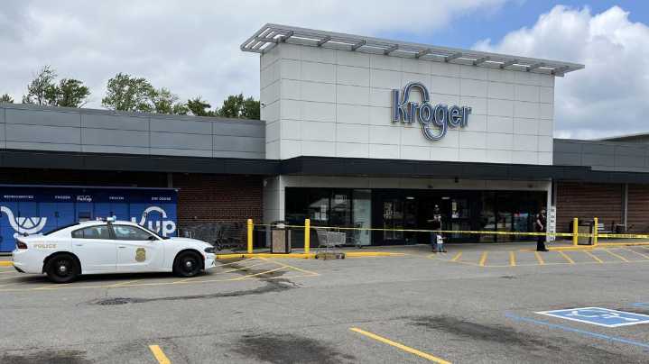 Gunfire reported outside Indianapolis Kroger; store temporarily closed