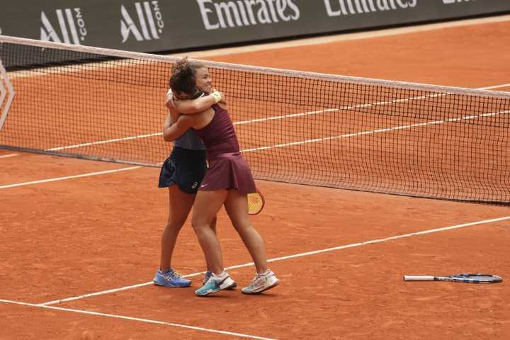 Italian duo Errani and Paolini win French Open women's doubles final