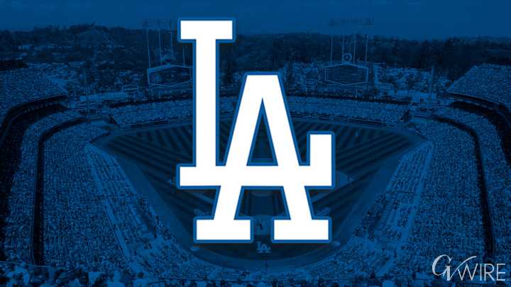 Conforto Comes Through, Dodgers Rally in 8th for Victory Abetted by Mets Fielding Mishap