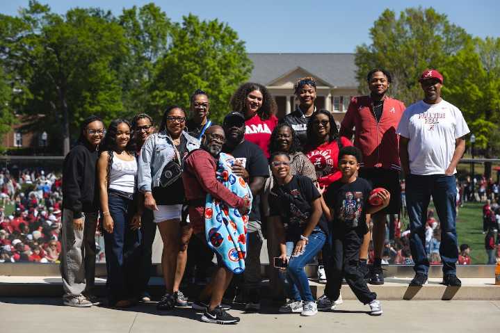 Mother of Alabama QB Keelon Russell speaks on tragic loss of twin sister Kierston Russell
