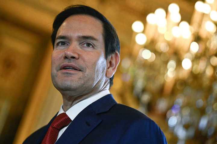 EE.UU. suspende visas a oficiales de Centroamérica que cooperan con misiones médicas cubanas