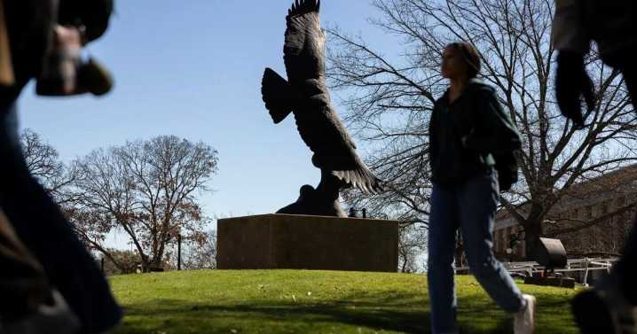 Texas agrees with feds to end in-state tuition for undocumented students