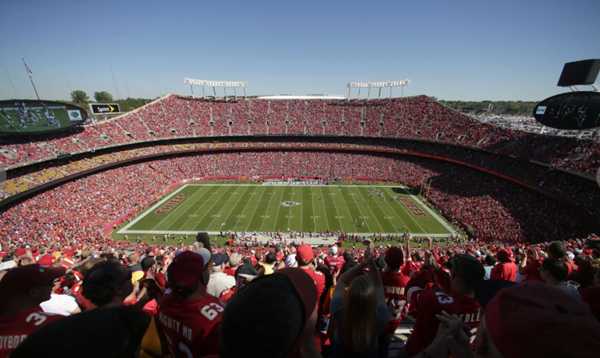 Missouri Senate passes incentives to keep Chiefs, Royals from moving