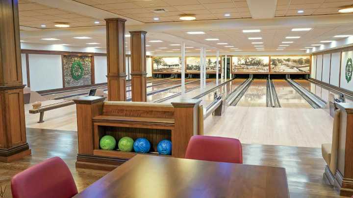 Inside Oak Hill Country Club's impressive eight