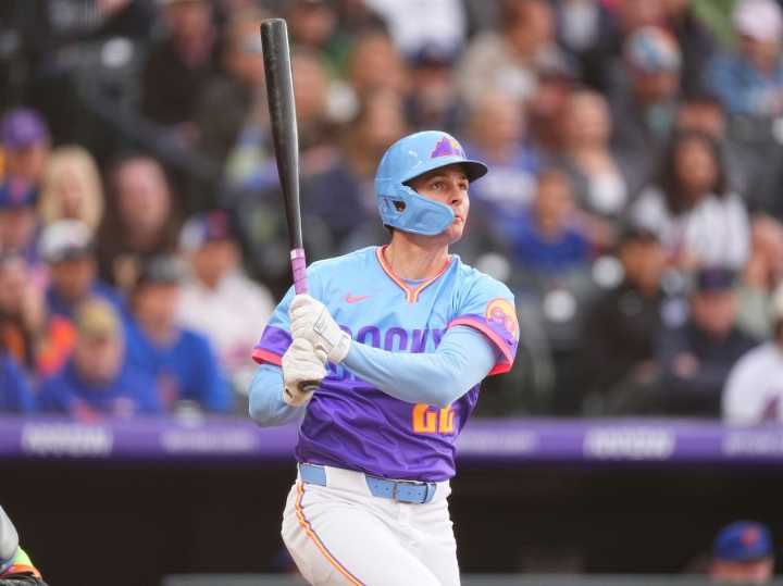 Injured Francisco Lindor pinch hits in 9th, delivers 2-run double as Mets beat Rockies 4