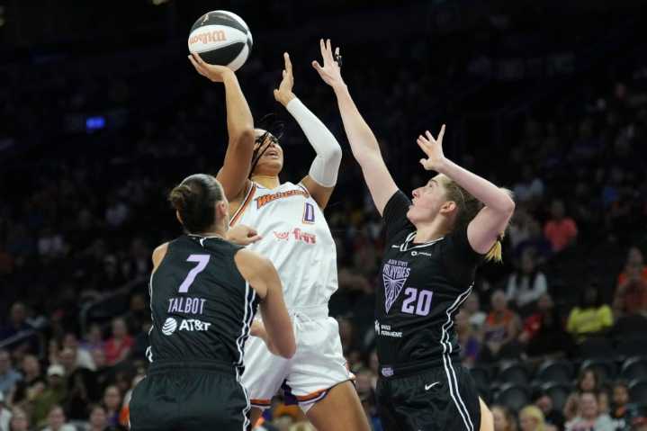 Valkyries collapse late in loss to Mercury in Phoenix