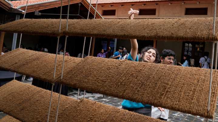 How an innovative portable shelter could help India's outdoor workers beat the heat
