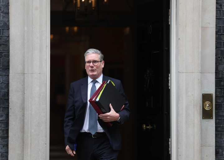 Starmer dice que millones de trabajadores recibirán formación de IA para 2030