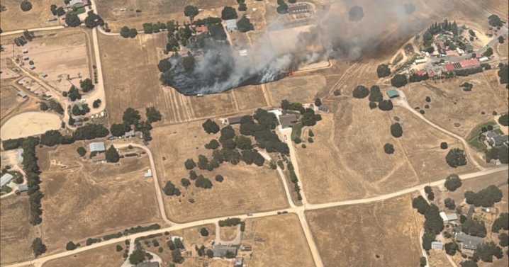 Firefighters respond to brush fire in Templeton