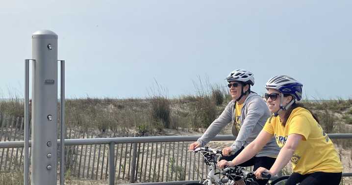 Le Tour de Downbeach takes riders through shore towns for charity