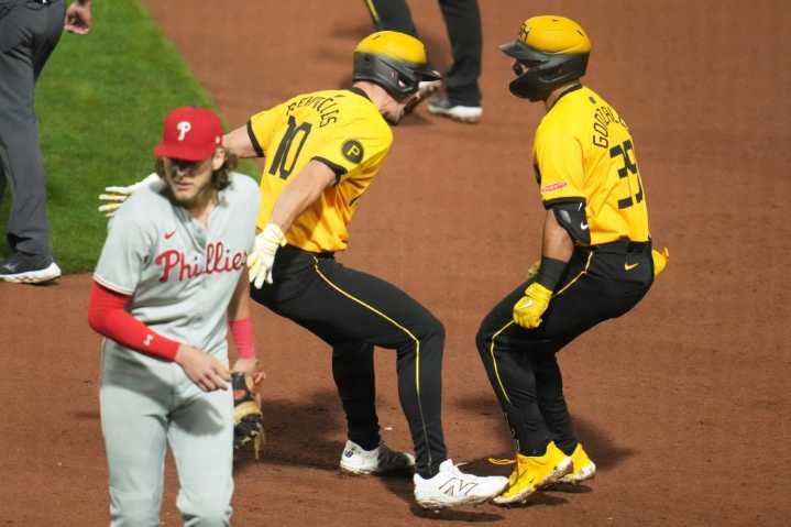 Slumping Phillies cough up another game, lose opener to Pirates