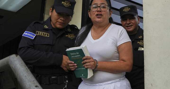 El Salvador: arrestan a abogado crítico de presidente Bukele por presunto lavado de dinero