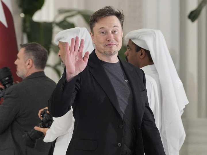 Musk threat to withdraw Dragon capsule would leave NASA with 1 option