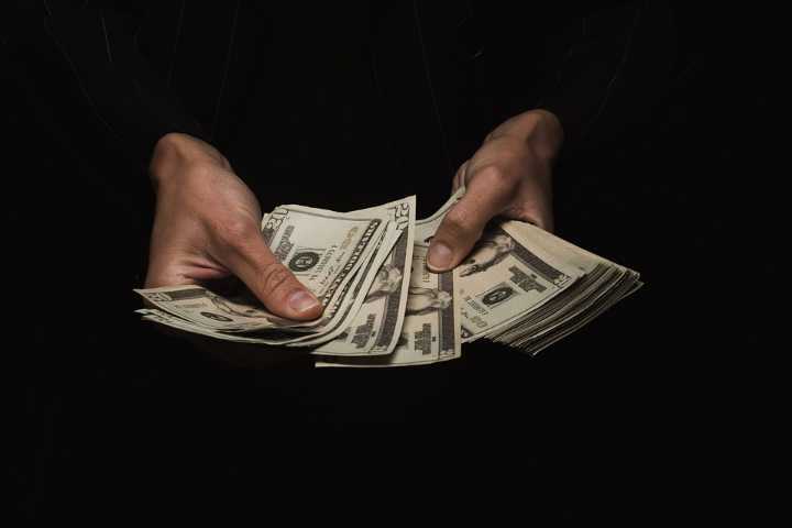 Average annual salary in Washington nears $100,000